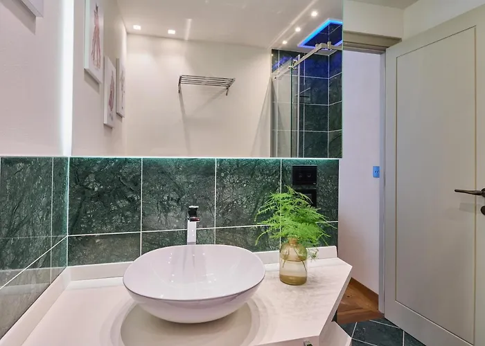 Duomo Luxury Pensionat 4*