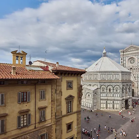 بيت ضيافة Duomo Luxury 4*